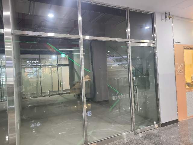 경상남도 창원시 마산회원구 내서읍 중리 1043-1 아이에스씨플라자 제1층 제128호 판매시설