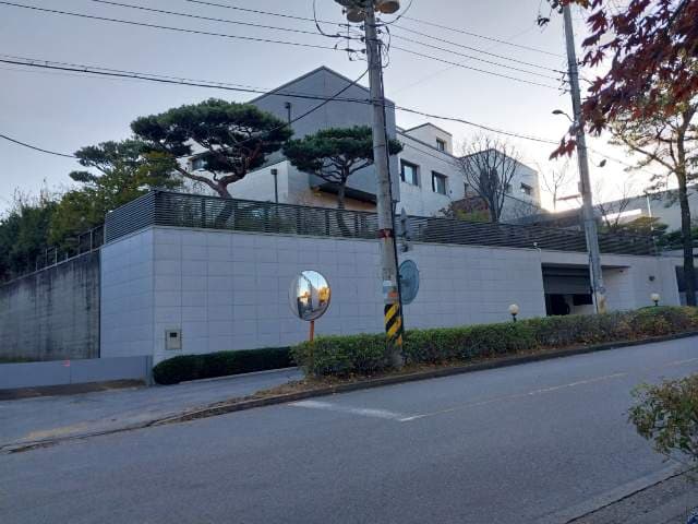 경기도 성남시 분당구 백현동 504-7, 504-7 외 2필지 1동(본건물) 및 2동(한식정자), 경기도 성남시 분당구 판교동 479-4