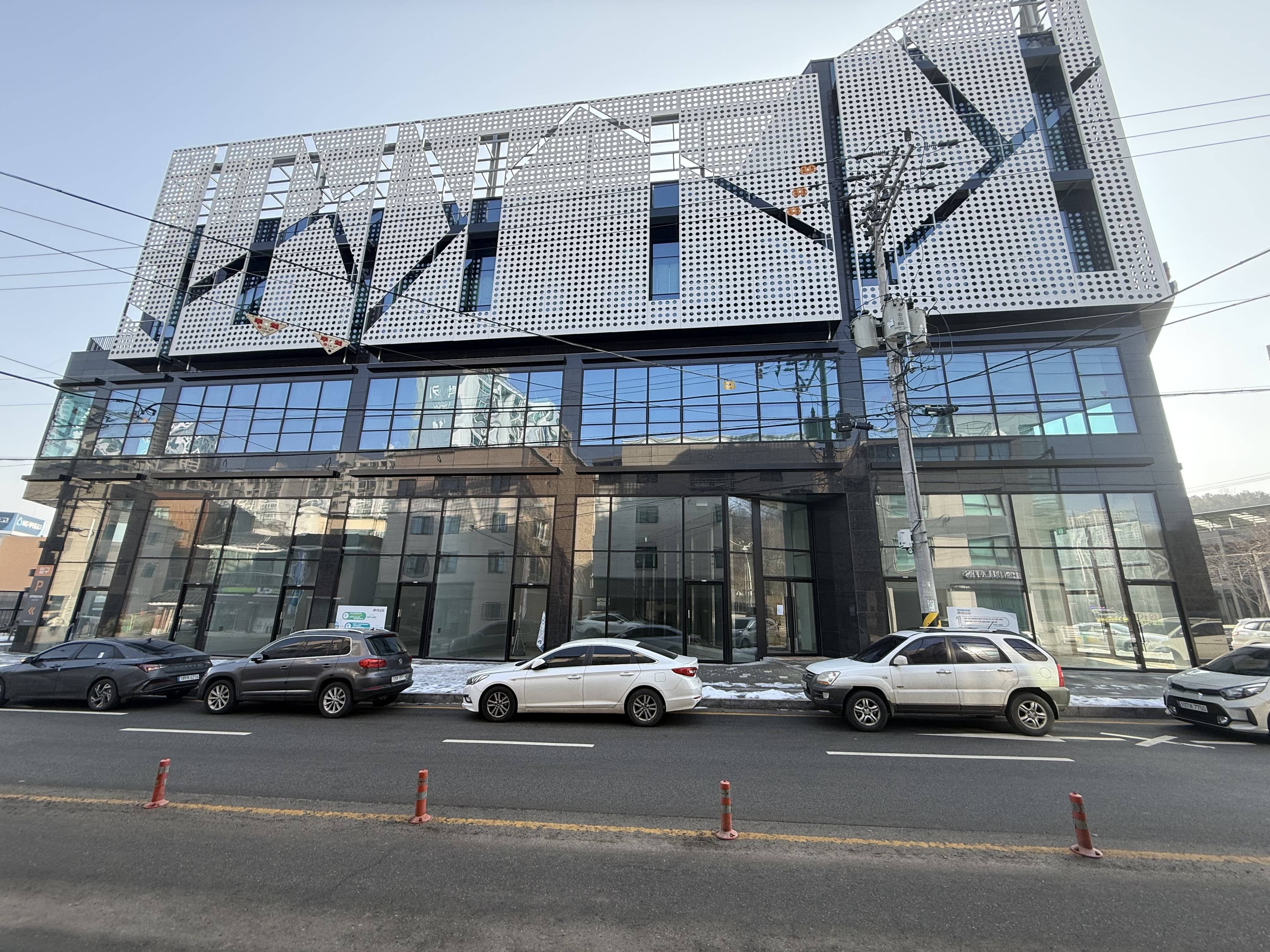 강원도 춘천시 온의동 109 1층 114호 판매시설