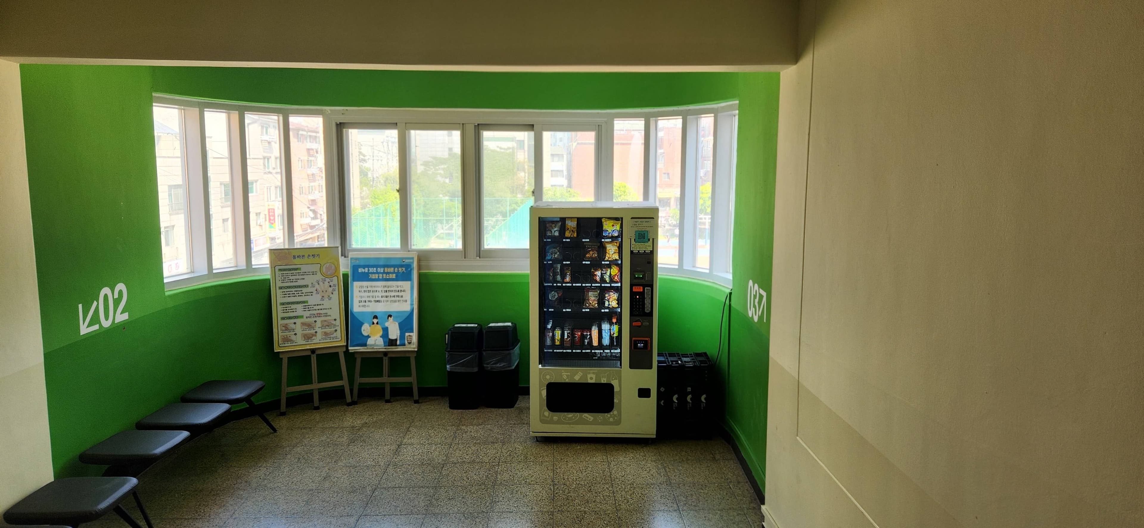 인천광역시 미추홀구 학익동 688-1 학익고등학교 자동판매기