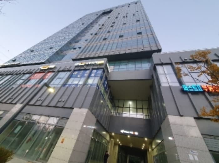 경기도 화성시 동탄기흥로 614, 1층127호 (영천동,더퍼스트타워투)