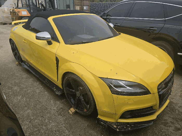 아우디 TTS Roadster quattro