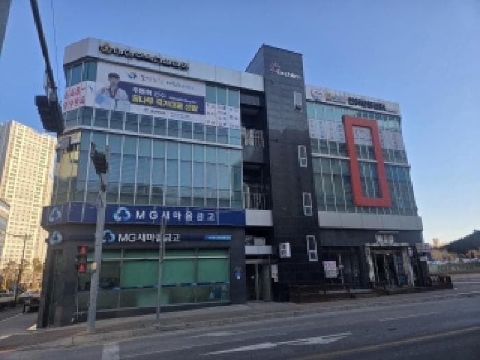 강원특별자치도 강릉시 홍제동 1031-4 유천이스턴빌딩  1층108호