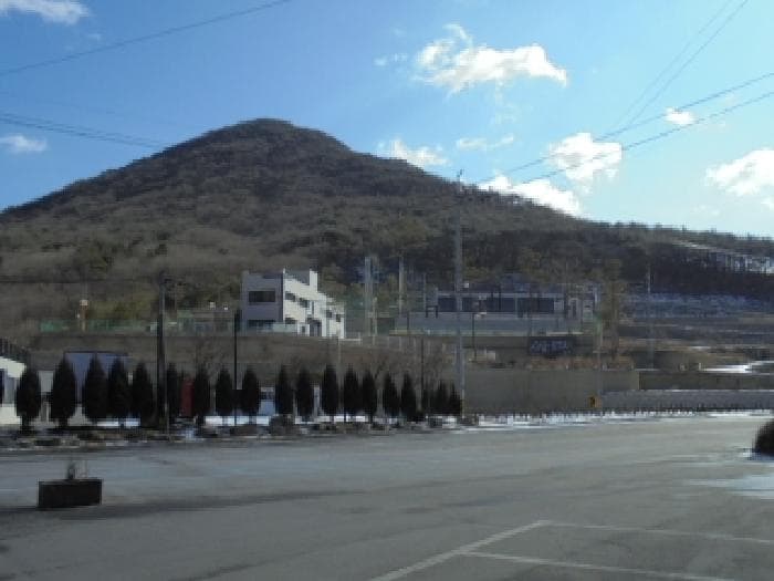 충청북도 괴산군 청천면 괴산로 210-22 (주건축물제1동)