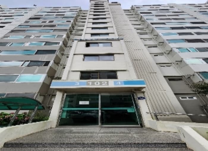 충청북도 옥천군 옥천읍 성암1길 30, 102동 3층304호 (현대아파트)
