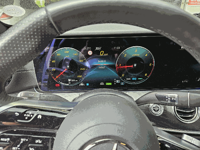 벤츠 Mercedes-Benz E220 d 4MATIC 2023년식