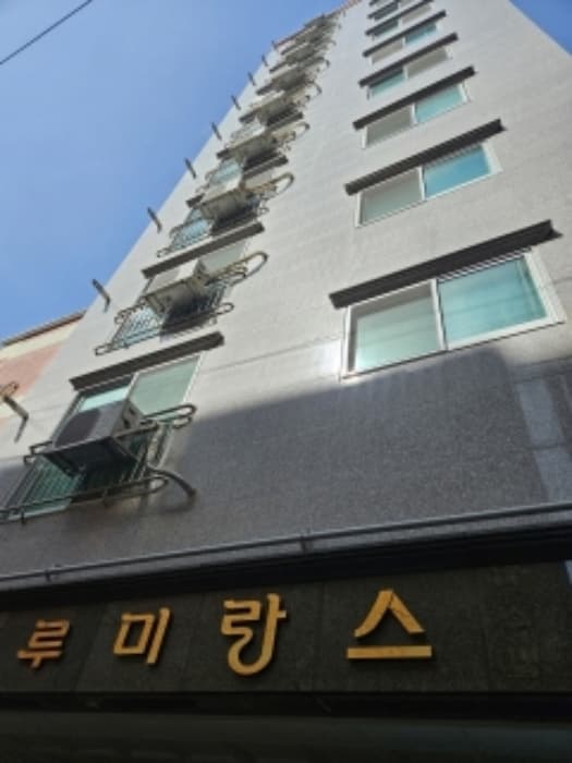 부산광역시 동래구 여고북로23번길 37, 10층1001호 (온천동,루미랑스)