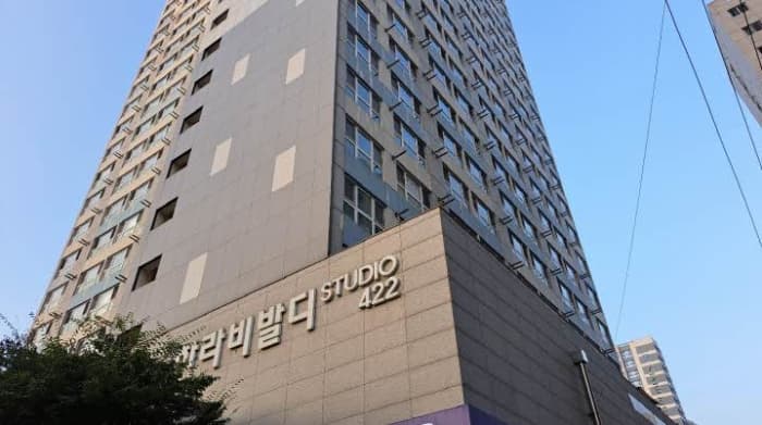 부산광역시 부산진구 범천로 22, 16층1601호 (범천동,범내골역 한라비발디 스튜디오422)