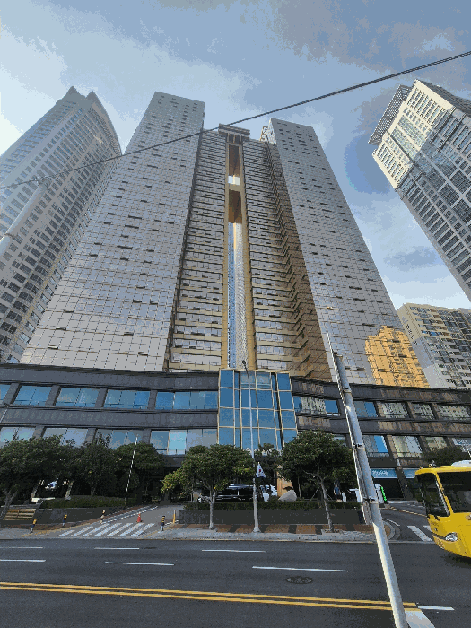 부산광역시 해운대구 우동 1435-1 우신골든스위트  33층서관3403호