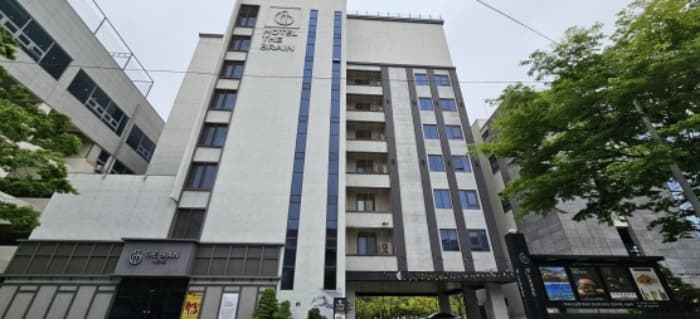 부산광역시 강서구 신호산단1로72번길 58 (신호동,호텔더브레인)