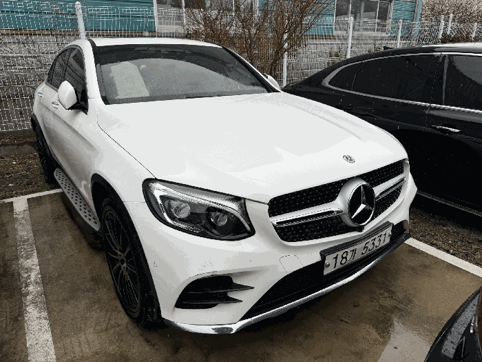 벤츠 GLC250 d 4Matic Coupe 2017년식