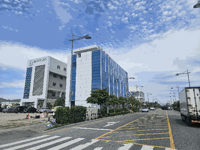 경상남도 창원시 진해구 용원동 1353-9 브라운도트부산신항만점시그니처 1층 101호