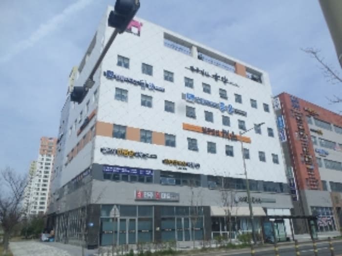 전북특별자치도 전주시 덕진구 만성중앙로 25, 1동 1층 103호 (만성동,미네르바빌딩주건축물)